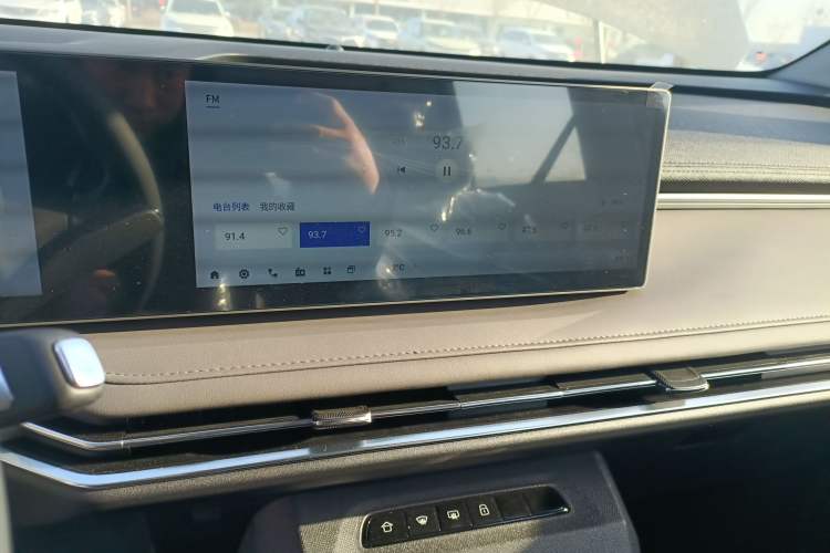 Used SAIC MAXUS Dajia 7 2024 Revised Version Super Hybrid Long-Range Edition Enjoyment Version Audio And AC Panel