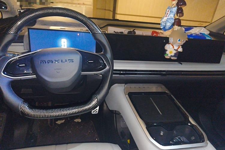Used SAIC MAXUS Dajia 7 2024 Super Hybrid Ultra-Long Range Enjoyment Edition Center Console