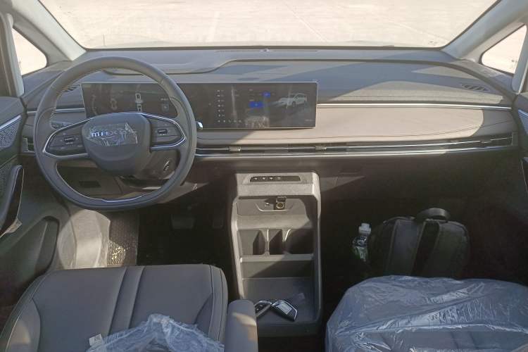 Used SAIC MAXUS Dajia 7 2024 Revised Version Super Hybrid Long-Range Edition Enjoyment Version Center Console