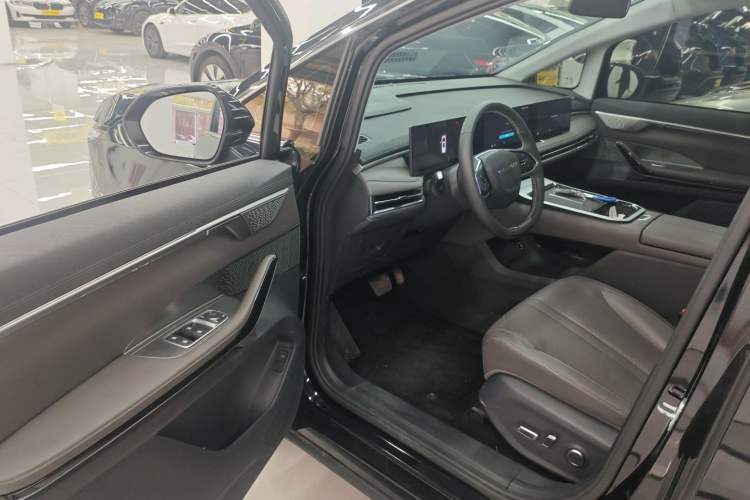 Used SAIC MAXUS Dajia 7 2024 Super Hybrid Ultra-Long Range Edition – Premium Version Driver Seat