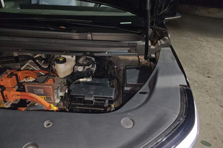 Used SAIC MAXUS Dajia 7 2024 605 km Extended Range Highland Version Six-Seater Engine Bay Left