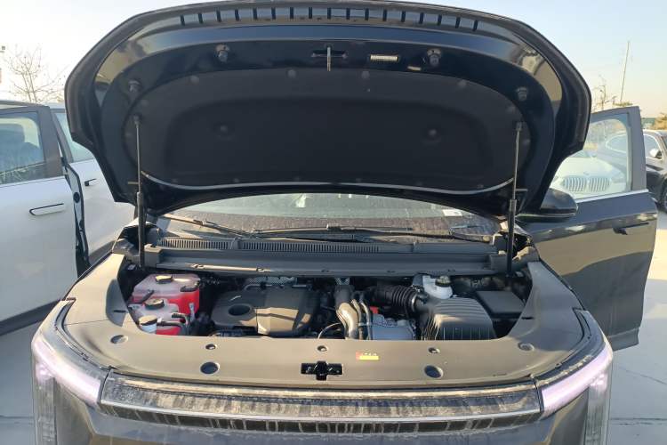 Used SAIC MAXUS Dajia 7 2024 Revised Version Super Hybrid Long-Range Edition Enjoyment Version Engine Bay