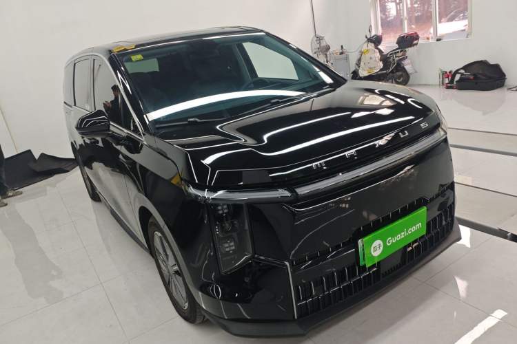 Used SAIC MAXUS Dajia 7 2024 Super Hybrid Ultra-Long Range Edition – Premium Version Front Right 45 Deg