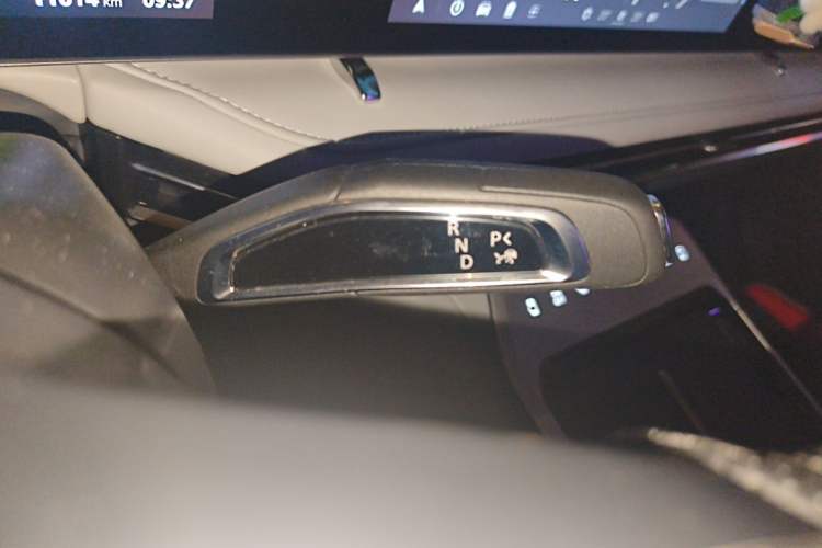 Used SAIC MAXUS Dajia 7 2024 Super Hybrid Ultra-Long Range Enjoyment Edition Gear Lever