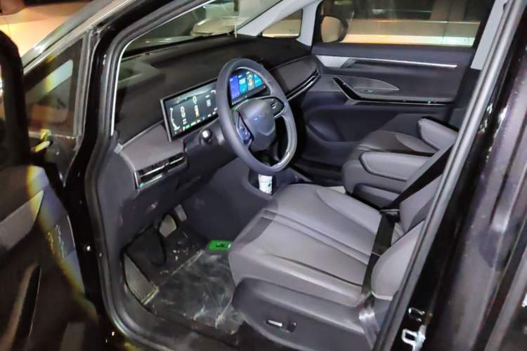 Used SAIC MAXUS Dajia 7 2024 Revised Version Super Hybrid Long-Range Edition Enjoyment Version Left Front Seat