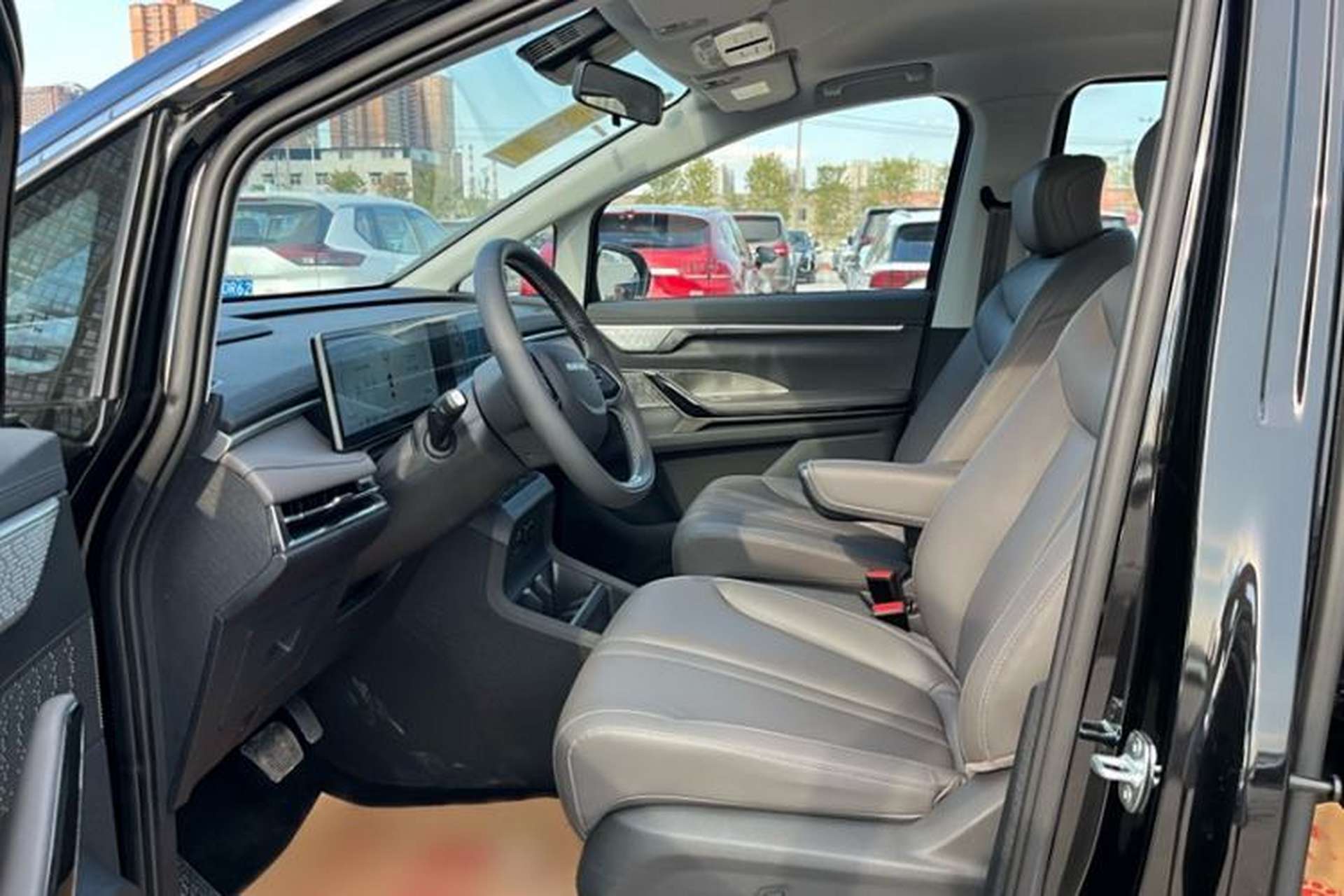 Used SAIC MAXUS Dajia 7 2024 Revised Version Super Hybrid Long-Range Edition Enjoyment Version Left Front Seat