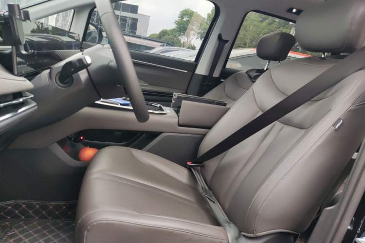 Used SAIC MAXUS Dajia 7 2024 Super Hybrid Ultra-Long Range Enjoyment Edition Left Front Seat