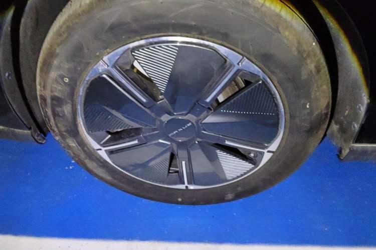 Used SAIC MAXUS Dajia 7 2024 Revised Version Super Hybrid Long-Range Edition Enjoyment Version Left Front Wheel Hub