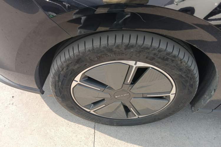 Used SAIC MAXUS Dajia 7 2024 605 km Extended-Range Forest Version Left Front Wheel Hub