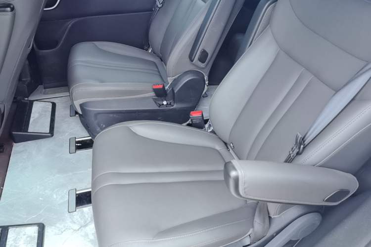 Used SAIC MAXUS Dajia 7 2024 Revised Version Super Hybrid Long-Range Edition Enjoyment Version Left Rear Seat