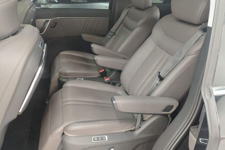 Used SAIC MAXUS Dajia 7 2024 Super Hybrid Ultra-Long Range Edition – Premium Version Left Rear Seat