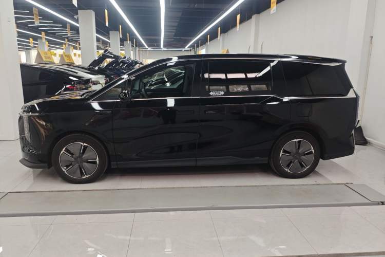 Used SAIC MAXUS Dajia 7 2024 Super Hybrid Ultra-Long Range Edition – Premium Version Left Side