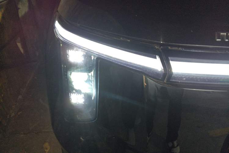 Used SAIC MAXUS Dajia 7 2024 605 km Extended Range Highland Version Six-Seater Right Front Headlight