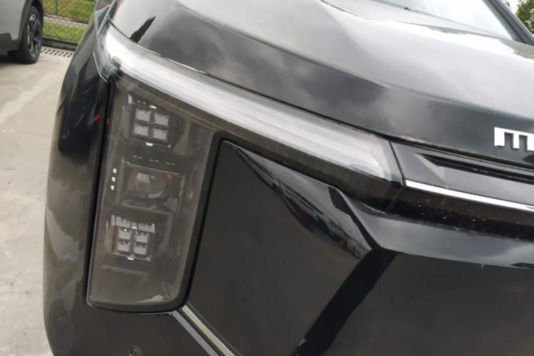 Used SAIC MAXUS Dajia 7 2024 Super Hybrid Ultra-Long Range Enjoyment Edition Right Front Headlight