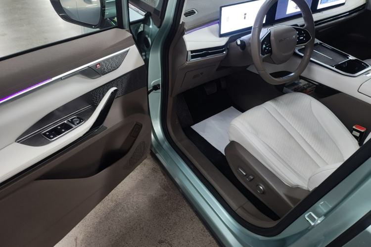 Used SAIC MAXUS Dajia 7 2024 605 km Extended Range Highland Version Six-Seater Driver Seat