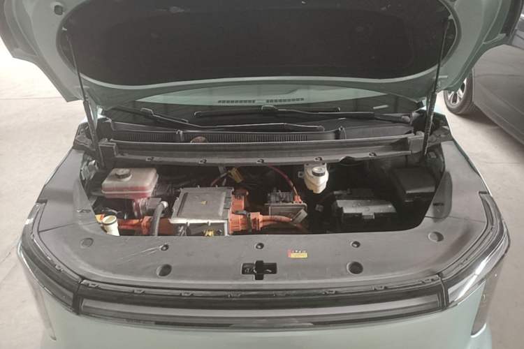 Used SAIC MAXUS Dajia 7 2024 605 km Extended Range Highland Version Six-Seater Engine Bay
