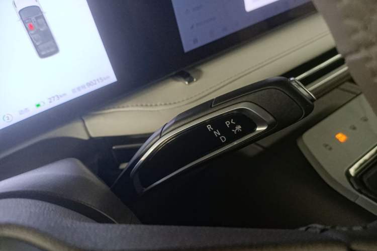 Used SAIC MAXUS Dajia 7 2024 605 km Extended Range Highland Version Six-Seater Gear Lever