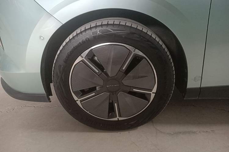 Used SAIC MAXUS Dajia 7 2024 605 km Extended Range Highland Version Six-Seater Left Front Wheel Hub