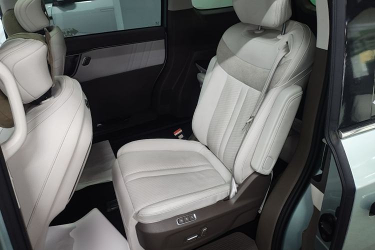 Used SAIC MAXUS Dajia 7 2024 605 km Extended Range Highland Version Six-Seater Left Rear Seat