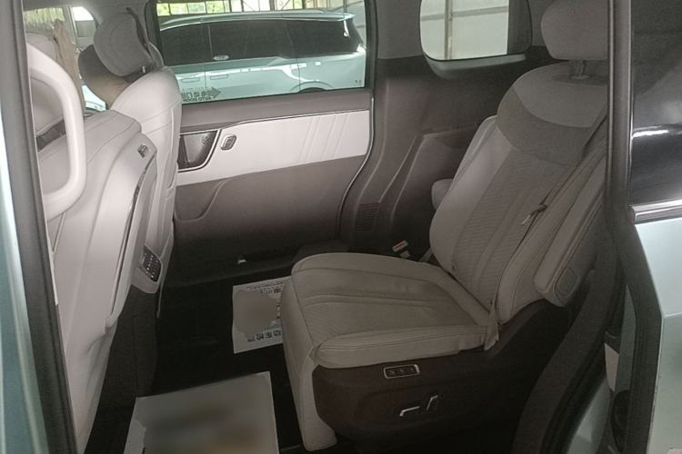 Used SAIC MAXUS Dajia 7 2024 605 km Extended Range Highland Version Six-Seater Left Rear Seat
