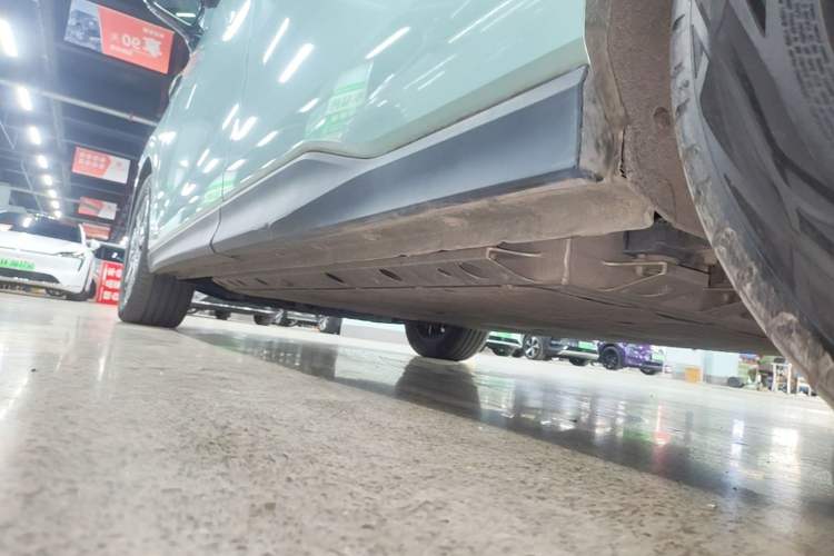 Used SAIC MAXUS Dajia 7 2024 605 km Extended Range Highland Version Six-Seater Left Side Sill