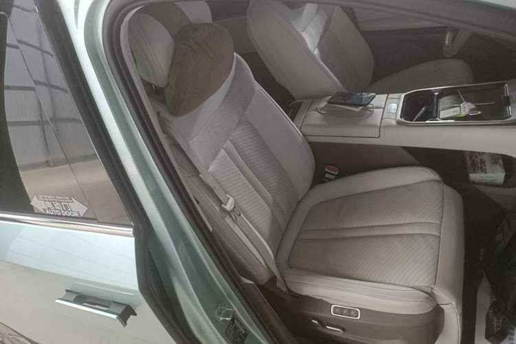 Used SAIC MAXUS Dajia 7 2024 605 km Extended Range Highland Version Six-Seater Right Front Seat