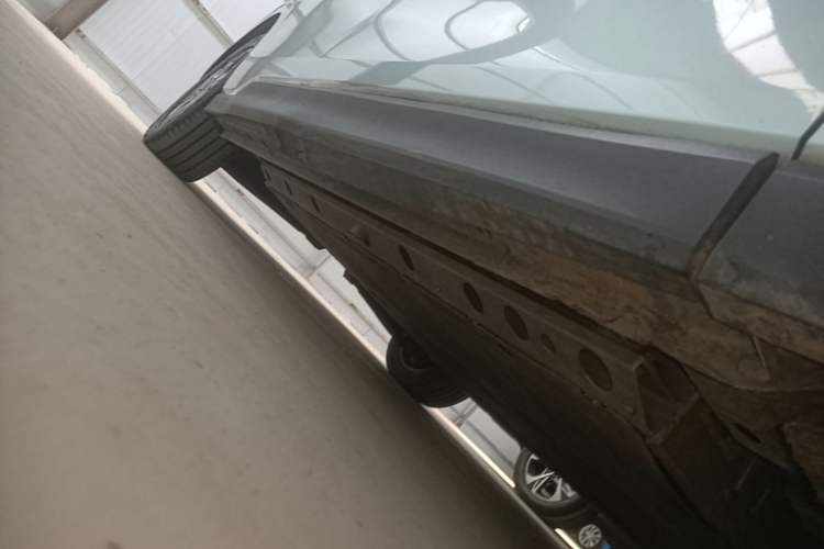 Used SAIC MAXUS Dajia 7 2024 605 km Extended Range Highland Version Six-Seater Right Side Sill