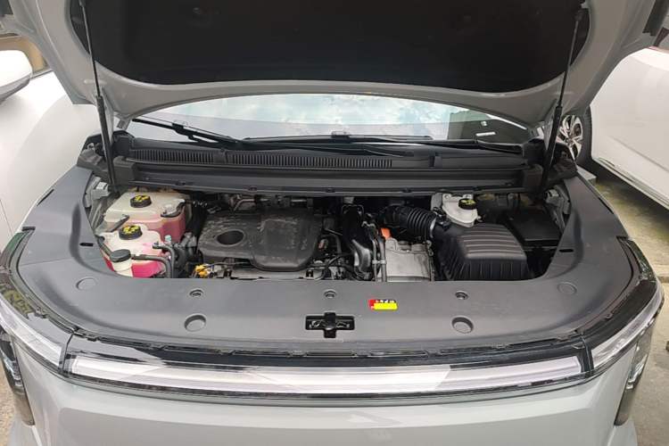 Used SAIC MAXUS Dajia 7 2024 Super Hybrid Ultra-Long Range Flagship Edition Engine Bay