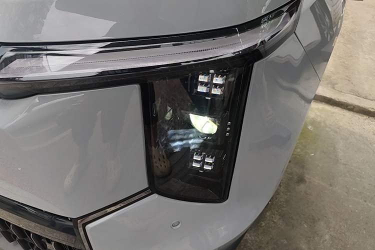 Used SAIC MAXUS Dajia 7 2024 Super Hybrid Ultra-Long Range Flagship Edition Left Front Headlight