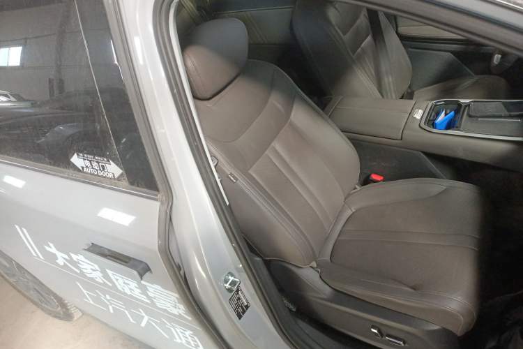 Used SAIC MAXUS Dajia 7 2024 605 km Extended Range Mountain Edition 7-Seater Right Front Seat