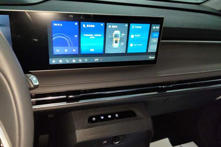 Used SAIC MAXUS Dajia 7 2024 Revised Version Super Hybrid Long-Range Edition Enjoyment Version Audio And AC Panel