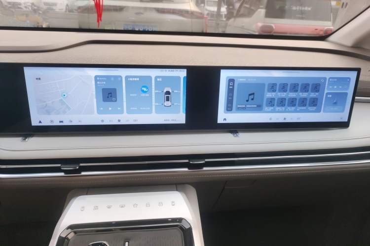Used SAIC MAXUS Dajia 7 2024 605 km Extended Range Highland Version Six-Seater Audio And AC Panel