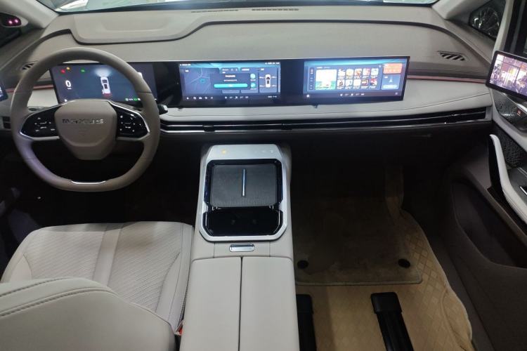 Used SAIC MAXUS Dajia 7 2024 605 km Extended Range Highland Version Six-Seater Center Console