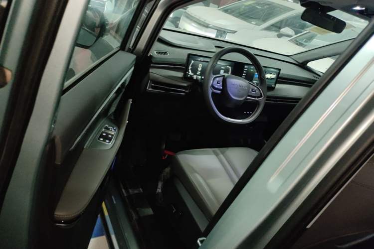 Used SAIC MAXUS Dajia 7 2024 Revised Version Super Hybrid Long-Range Edition Enjoyment Version Driver Seat