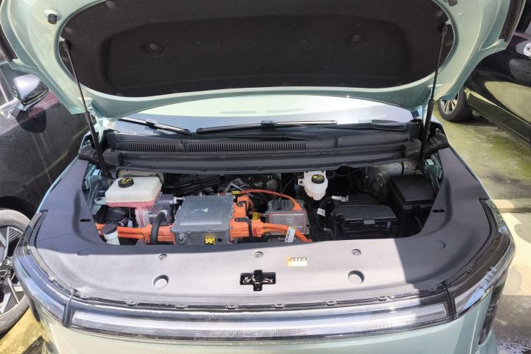 Used SAIC MAXUS Dajia 7 2024 605 km Extended Range Highland Version Six-Seater Engine Bay