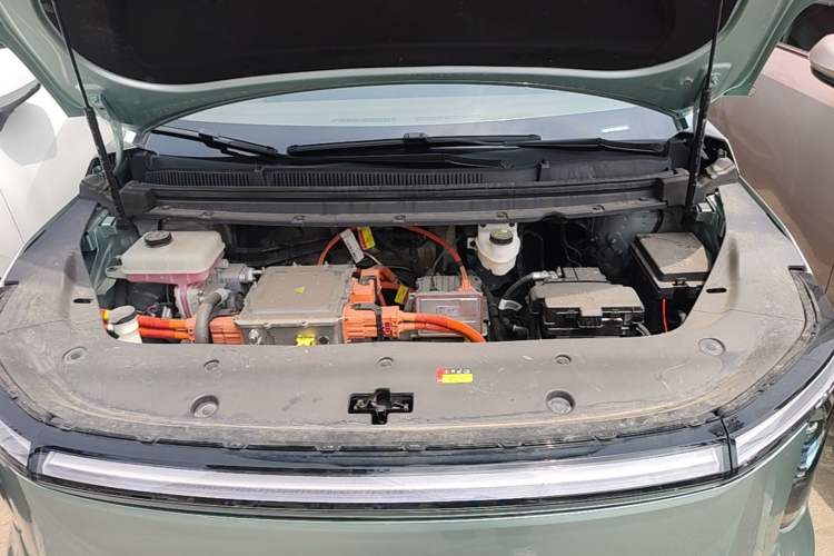 Used SAIC MAXUS Dajia 7 2024 605 km Extended-Range Forest Version Engine Bay