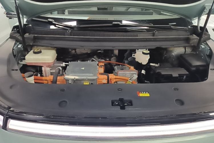 Used SAIC MAXUS Dajia 7 2024 605 km Extended Range Highland Version Six-Seater Engine Bay