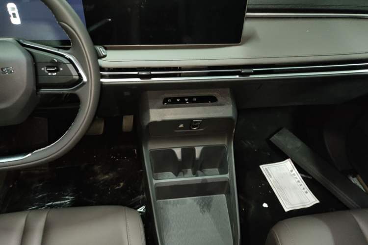 Used SAIC MAXUS Dajia 7 2024 Revised Version Super Hybrid Long-Range Edition Enjoyment Version Gear Lever