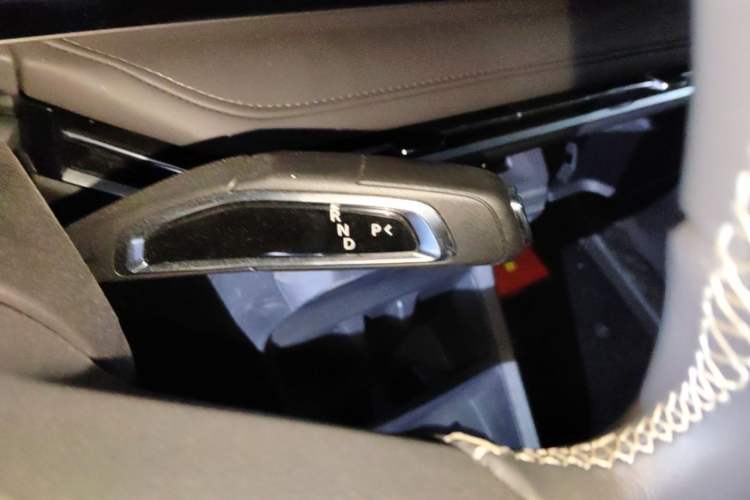 Used SAIC MAXUS Dajia 7 2024 Revised Version Super Hybrid Long-Range Edition Enjoyment Version Gear Lever