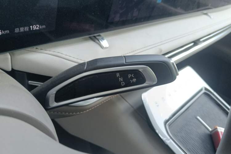 Used SAIC MAXUS Dajia 7 2024 605 km Extended Range Mountain Edition 7-Seater Gear Lever