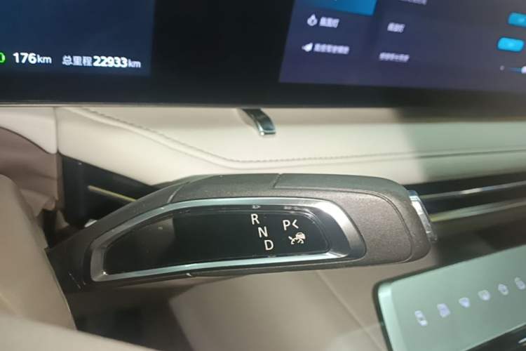 Used SAIC MAXUS Dajia 7 2024 605 km Extended Range Highland Version Six-Seater Gear Lever