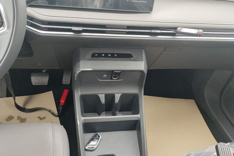 Used SAIC MAXUS Dajia 7 2024 Revised Version Super Hybrid Long-Range Edition Enjoyment Version Gear Lever
