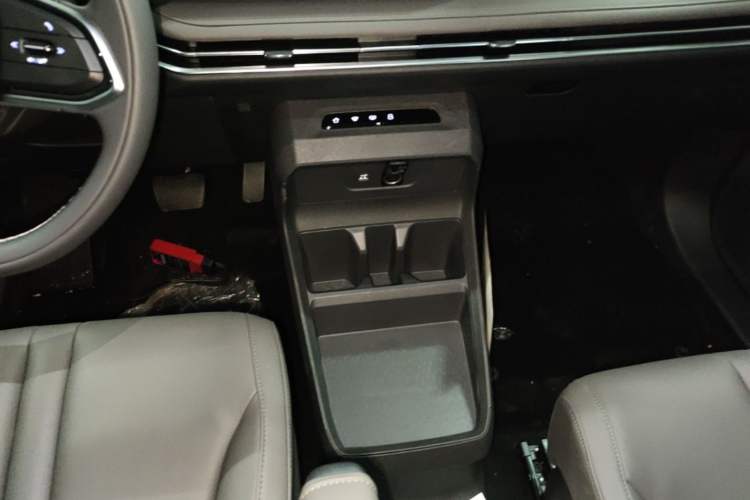 Used SAIC MAXUS Dajia 7 2024 Revised Version Super Hybrid Long-Range Edition Enjoyment Version Gear Lever