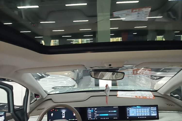 Used SAIC MAXUS Dajia 7 2024 605 km Extended Range Highland Version Six-Seater Headliner