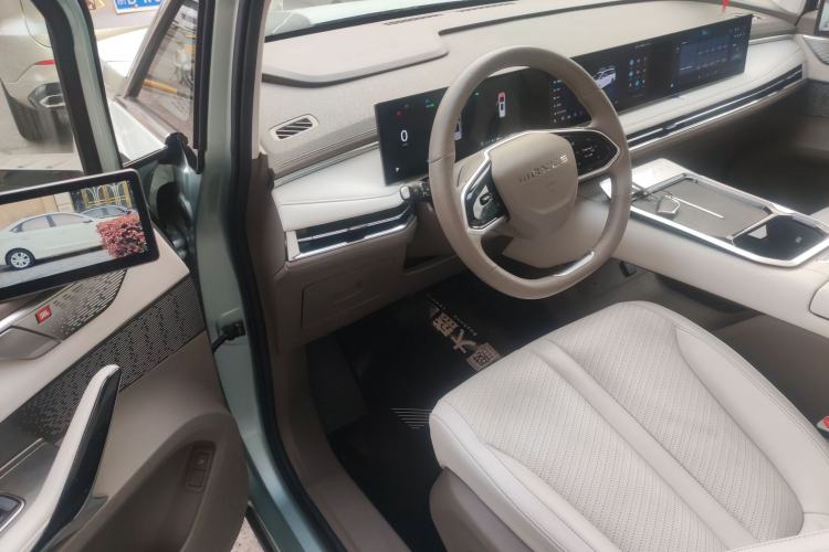 Used SAIC MAXUS Dajia 7 2024 605 km Extended Range Highland Version Six-Seater Interior 3