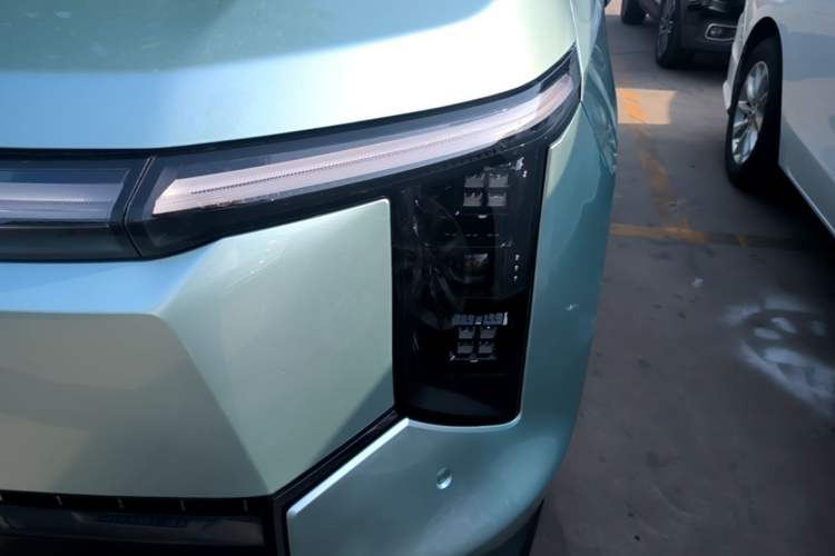 Used SAIC MAXUS Dajia 7 2024 Super Hybrid Ultra-Long Range Edition – Premium Version Left Front Headlight