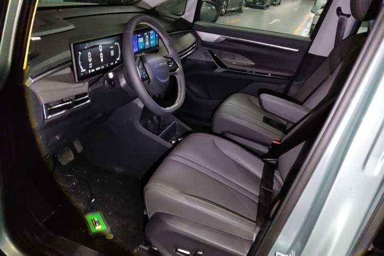 Used SAIC MAXUS Dajia 7 2024 Revised Version Super Hybrid Long-Range Edition Enjoyment Version Left Front Seat