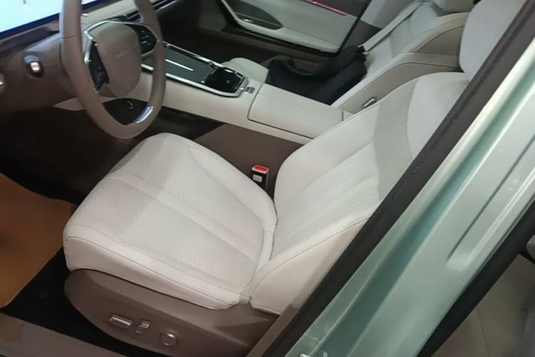Used SAIC MAXUS Dajia 7 2024 605 km Extended Range Highland Version Six-Seater Left Front Seat