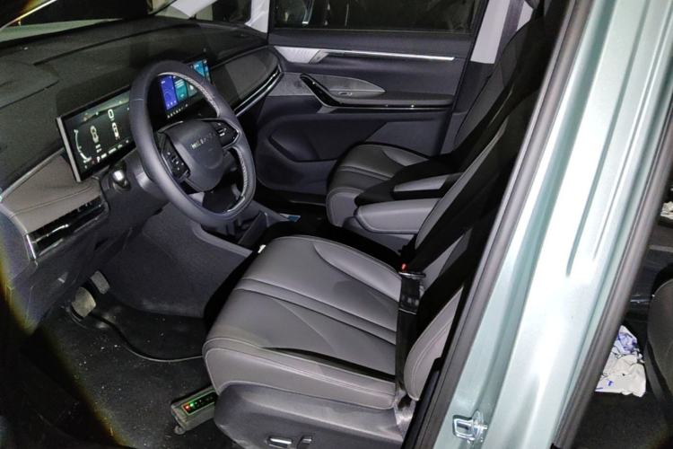 Used SAIC MAXUS Dajia 7 2024 Revised Version Super Hybrid Long-Range Edition Enjoyment Version Left Front Seat