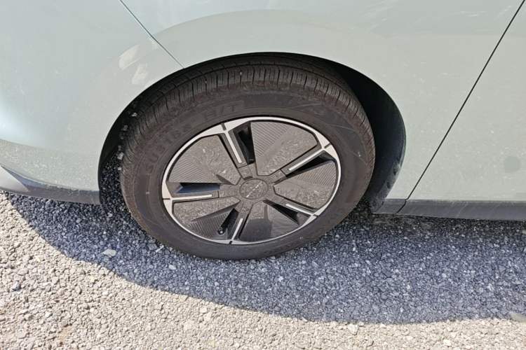 Used SAIC MAXUS Dajia 7 2024 Revised Version Super Hybrid Long-Range Edition Enjoyment Version Left Front Wheel Hub